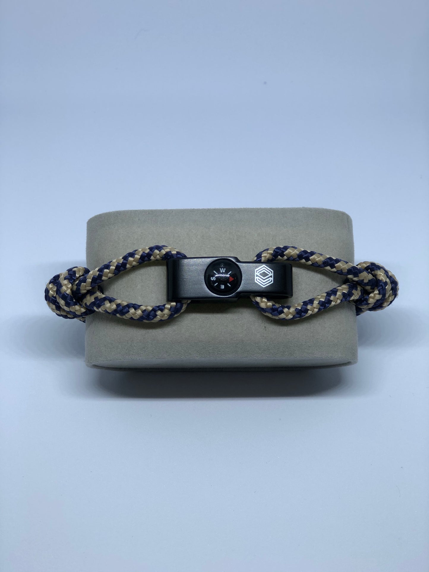 CAP 2 Beige et Bleu Marine